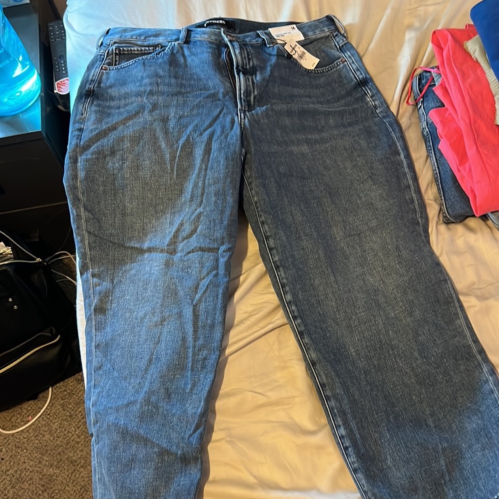 Cropped Wide Leg High Rise - Picture 2 of 2